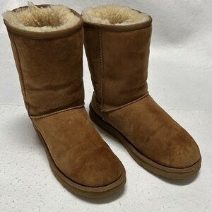 UGG Short Suede Chestnut Brown Boots 5825 size 8